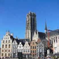 Bezienswaardigheden in Mechelen - Grote Markt en Sint-Romboutstoren